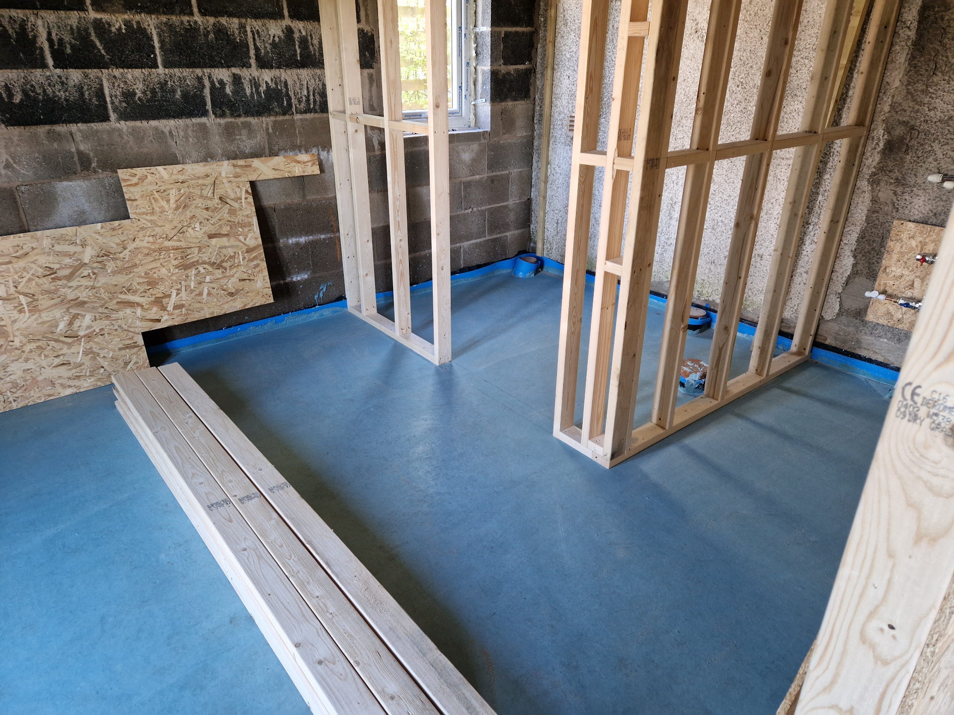 ANHYDRITEC UK launches new blue colour version of its classic ECO FD E2C (fast-drying, early-to-cover) screed binder